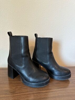 Black Platform Ankle Heeled Boots